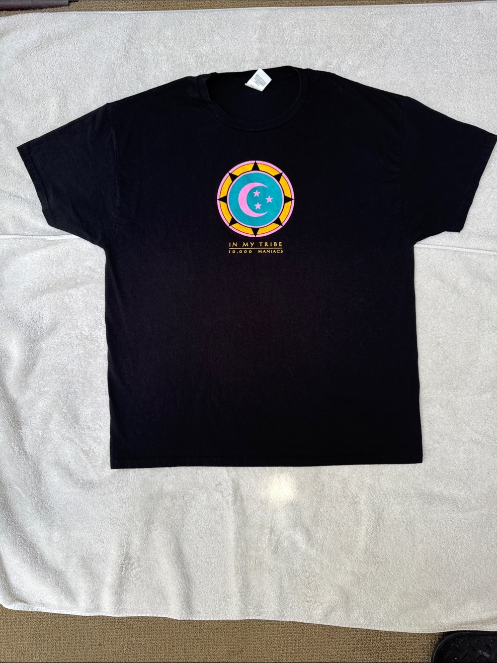 Men’s Black XL 10,000 Maniacs Concert Tee in outstanding condition